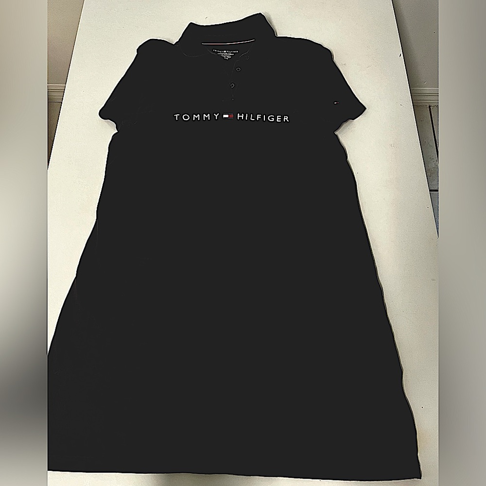 EUC women’s vintage 90’s sh sleeve Tommy Hilfiger navy blue dress is an Large